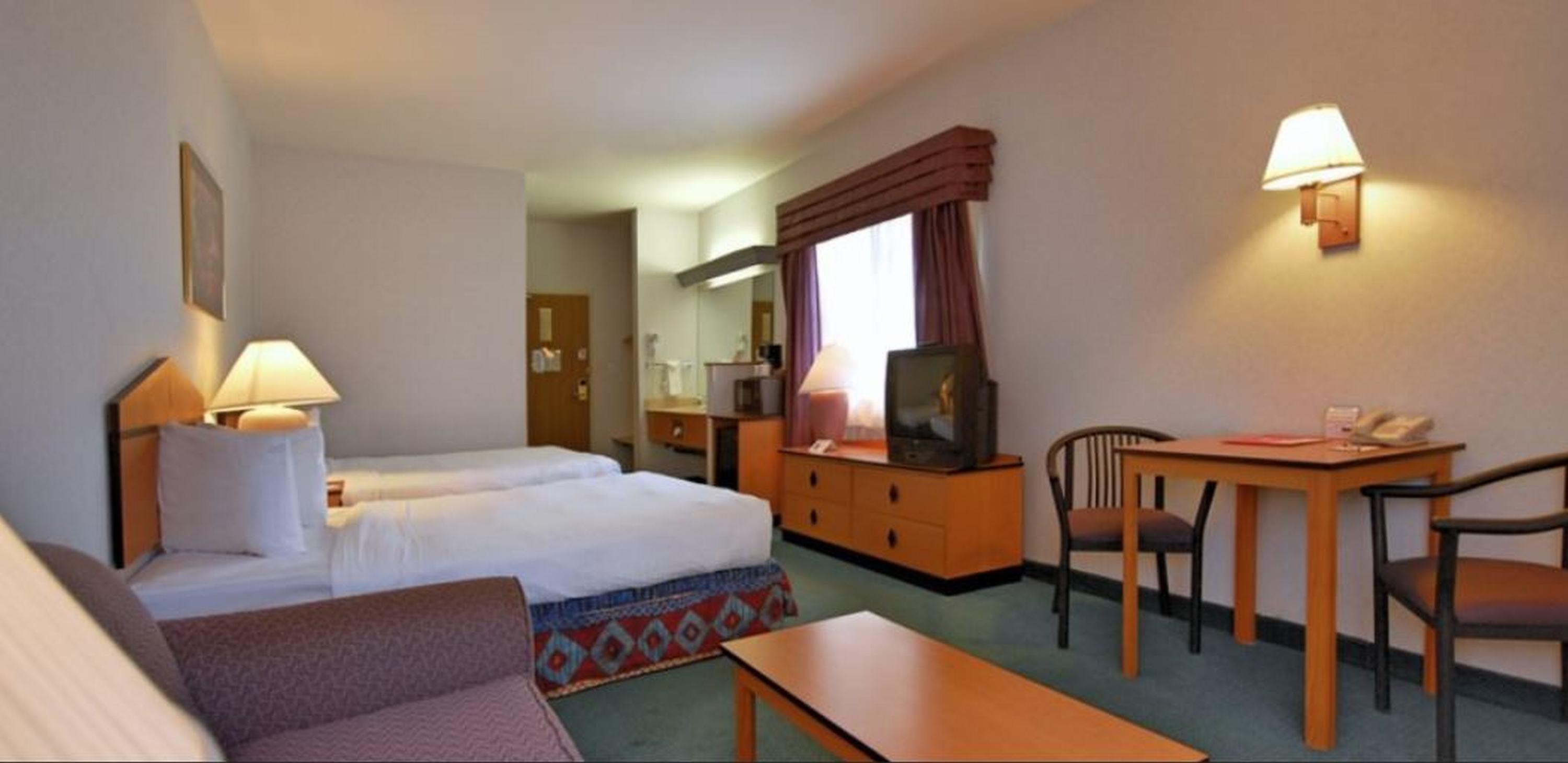 Quality Inn & Suites Denver Airport - Gateway Park Aurora Esterno foto
