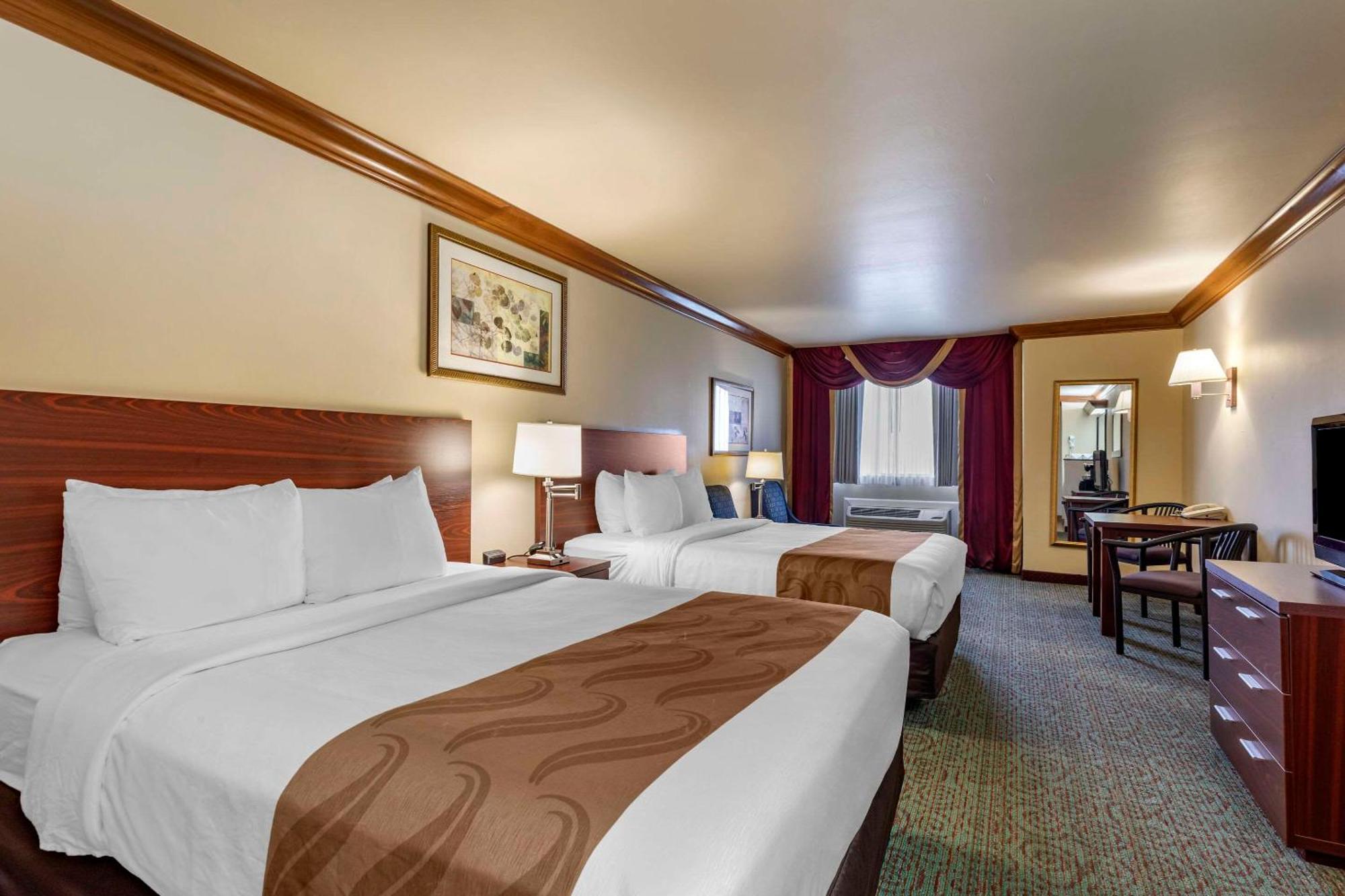 Quality Inn & Suites Denver Airport - Gateway Park Aurora Esterno foto