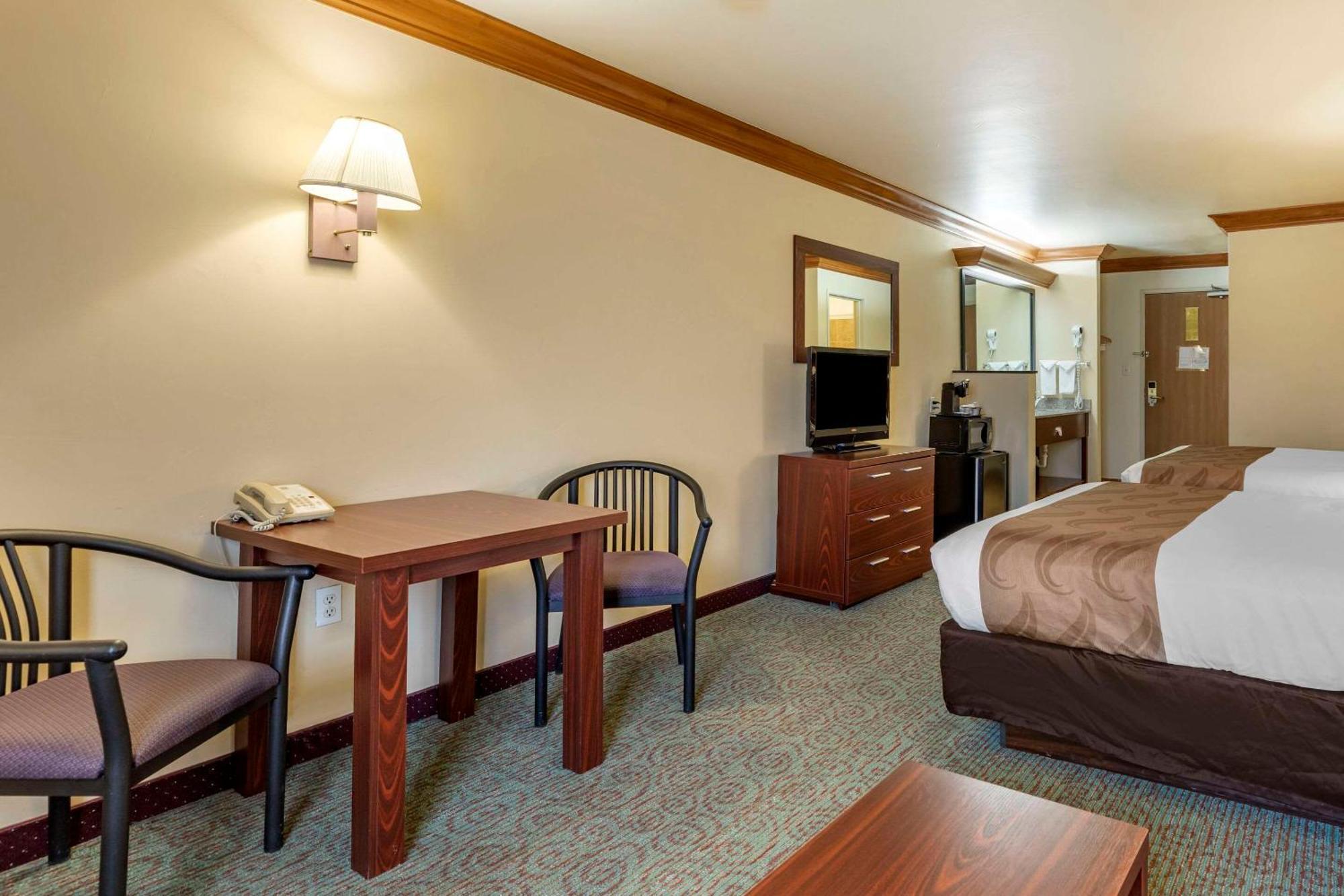 Quality Inn & Suites Denver Airport - Gateway Park Aurora Esterno foto