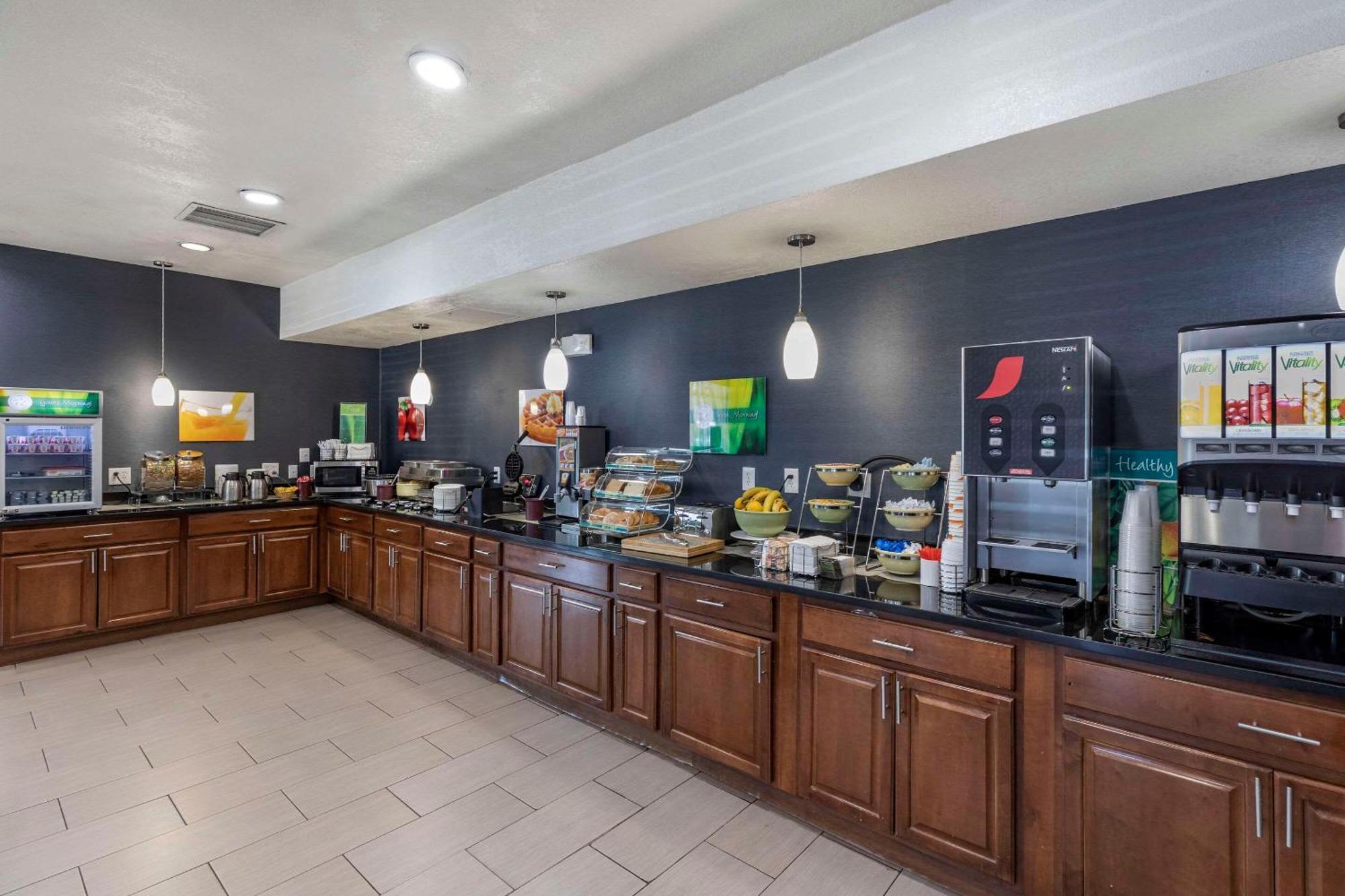 Quality Inn & Suites Denver Airport - Gateway Park Aurora Esterno foto