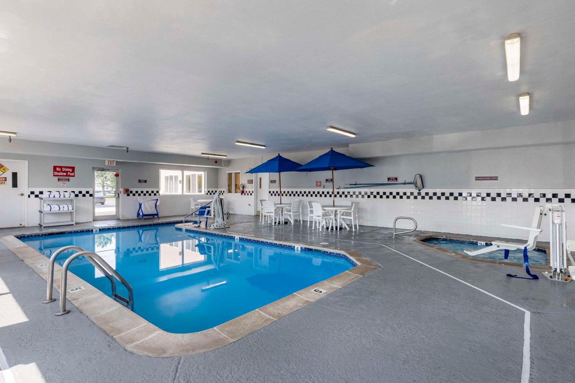 Quality Inn & Suites Denver Airport - Gateway Park Aurora Esterno foto