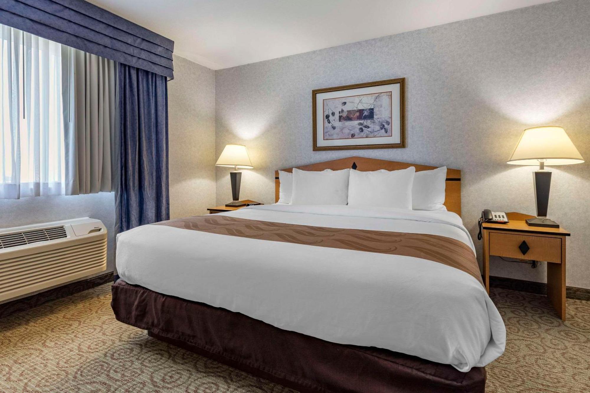 Quality Inn & Suites Denver Airport - Gateway Park Aurora Esterno foto