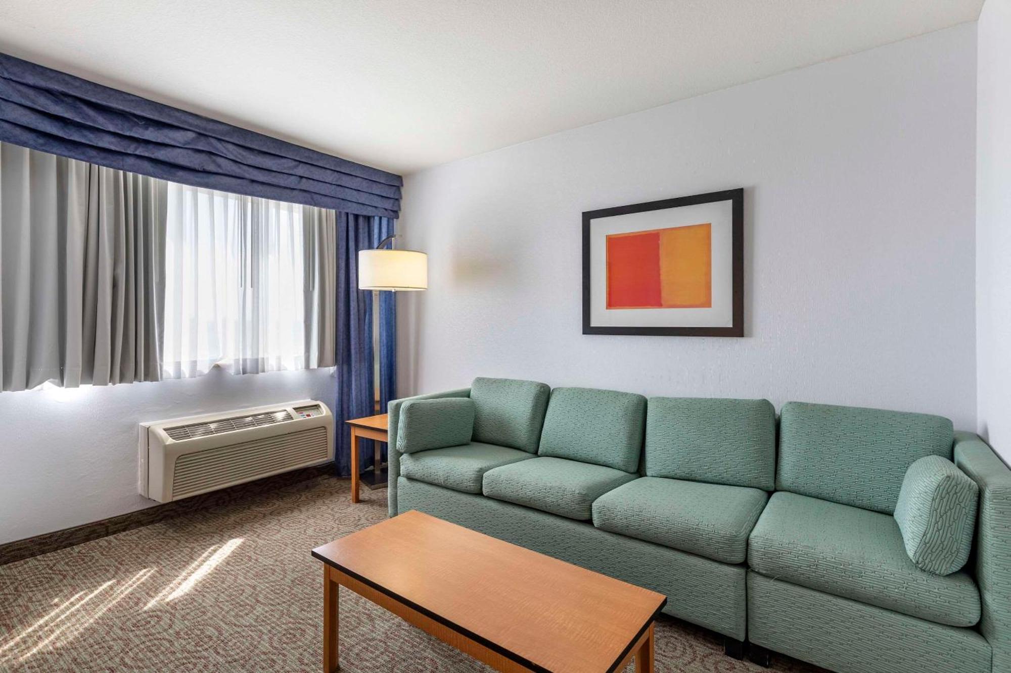 Quality Inn & Suites Denver Airport - Gateway Park Aurora Esterno foto