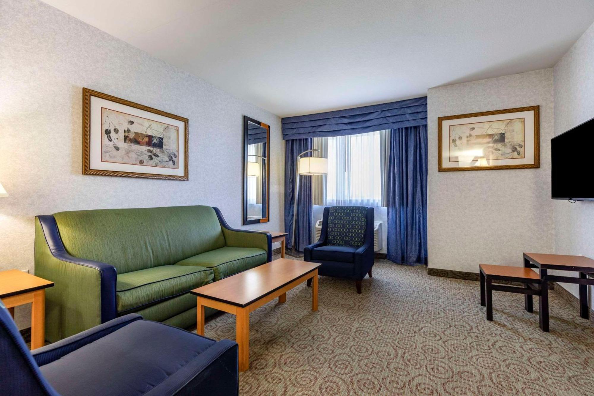 Quality Inn & Suites Denver Airport - Gateway Park Aurora Esterno foto