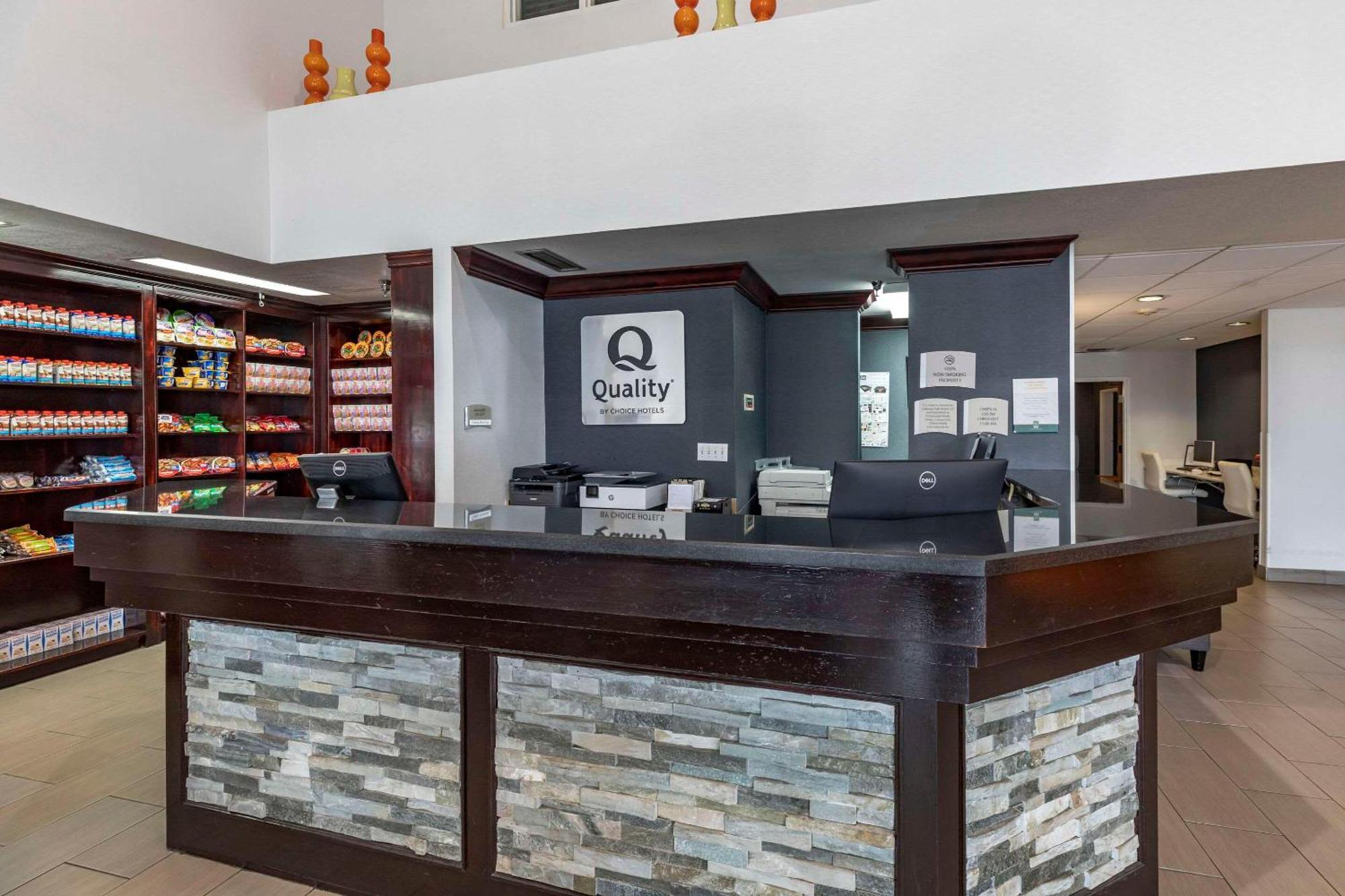 Quality Inn & Suites Denver Airport - Gateway Park Aurora Esterno foto